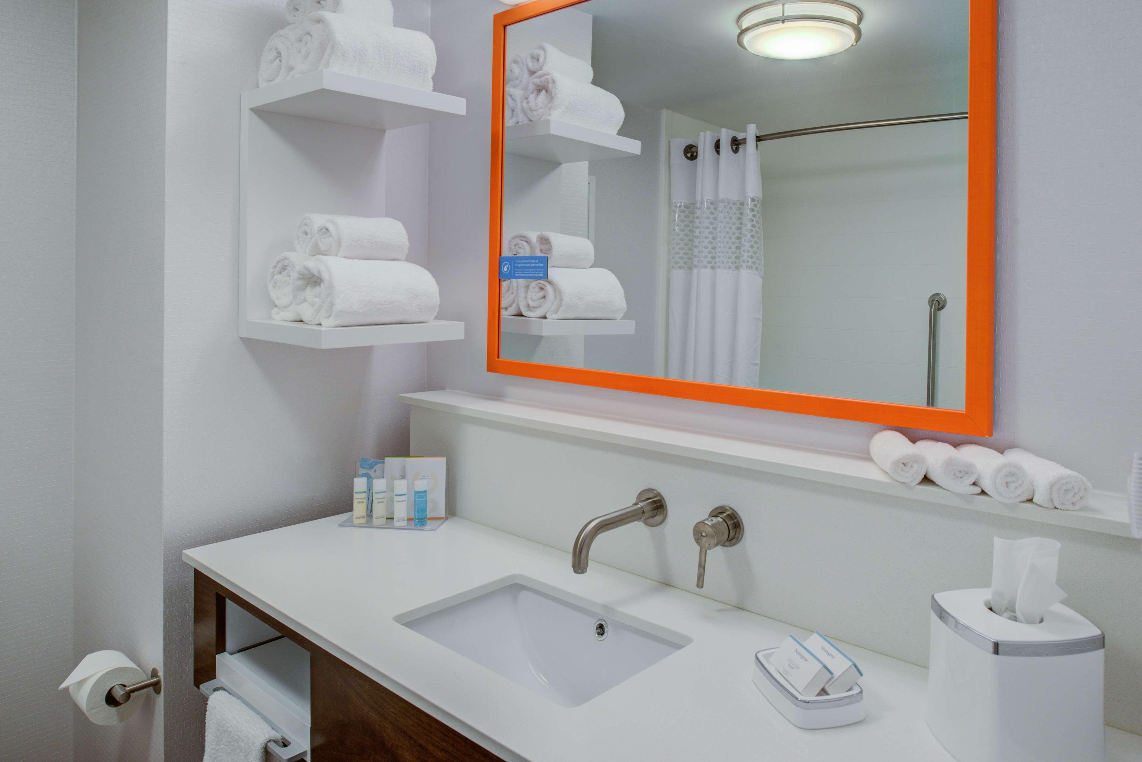 Hampton Inn & Suites Wixom/Novi/Detroit, Mi Bagian luar foto