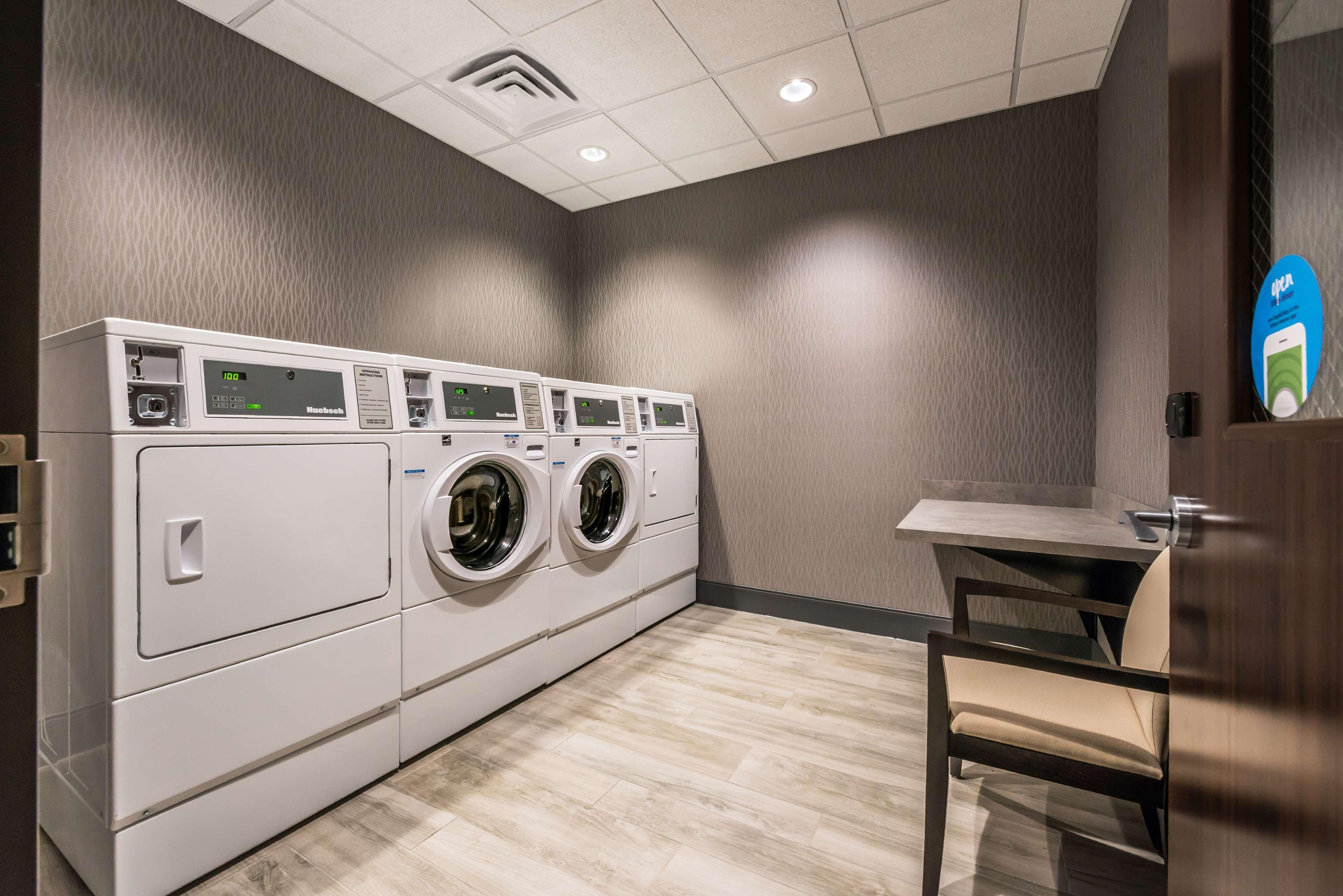 Hampton Inn & Suites Wixom/Novi/Detroit, Mi Bagian luar foto
