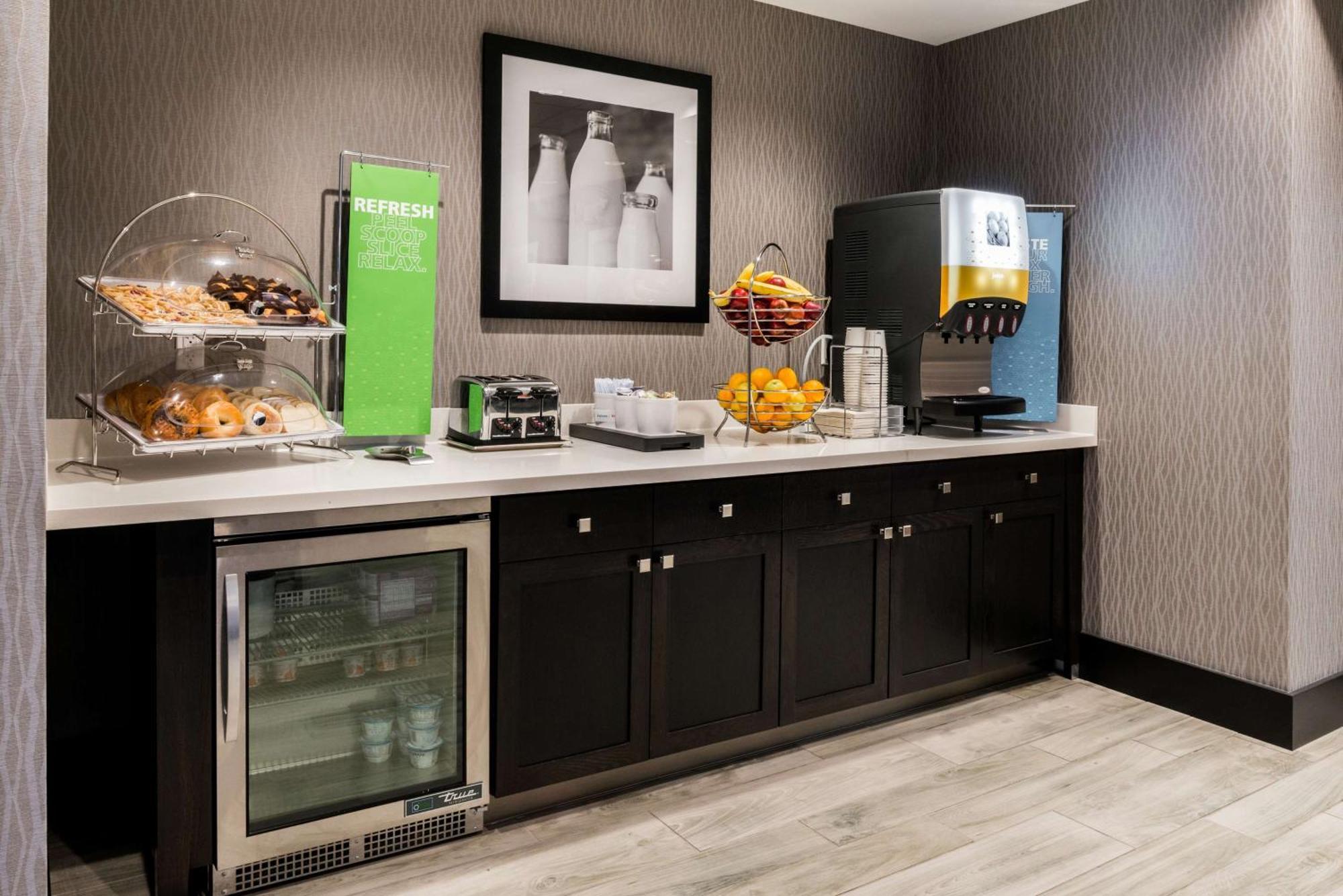 Hampton Inn & Suites Wixom/Novi/Detroit, Mi Bagian luar foto