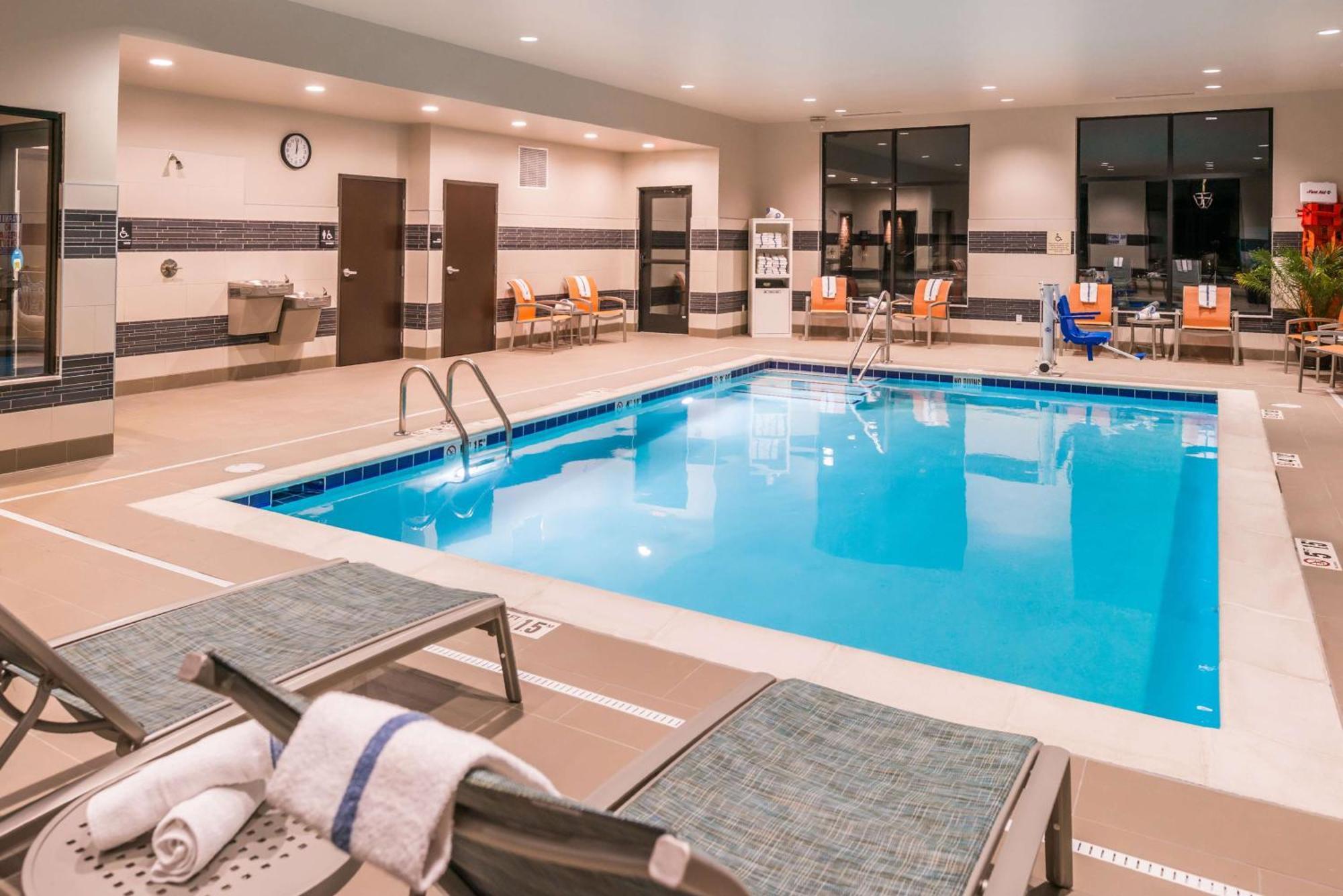 Hampton Inn & Suites Wixom/Novi/Detroit, Mi Bagian luar foto